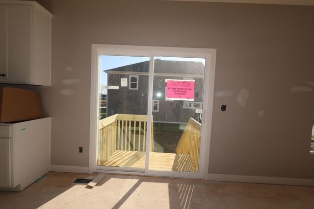 301 Reign Way, Pataskala, OH 43062