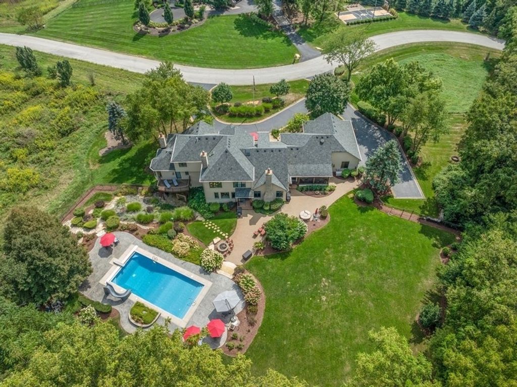 41W590 Bowgren Drive, Campton Hills, IL 60119
