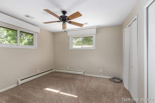 7676 Courtland Drive NE, Rockford, MI 49341