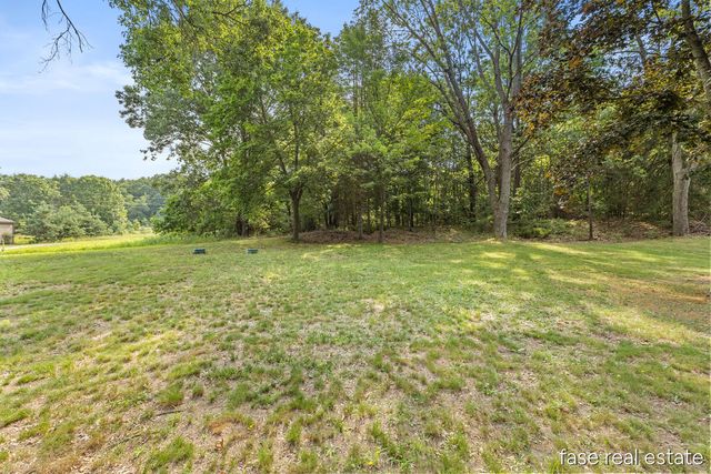 7676 Courtland Drive NE, Rockford, MI 49341