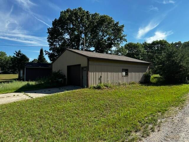 7676 Courtland Drive NE, Rockford, MI 49341