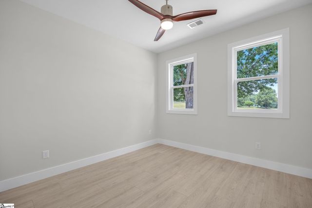 2024 Edwards Lake Road, Greer, SC 29651