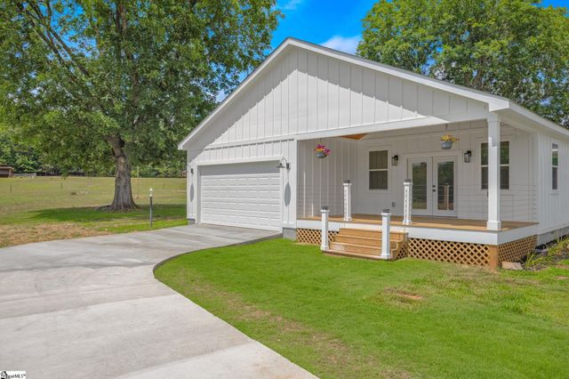 2024 Edwards Lake Road, Greer, SC 29651
