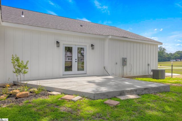 2024 Edwards Lake Road, Greer, SC 29651