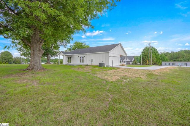 2024 Edwards Lake Road, Greer, SC 29651