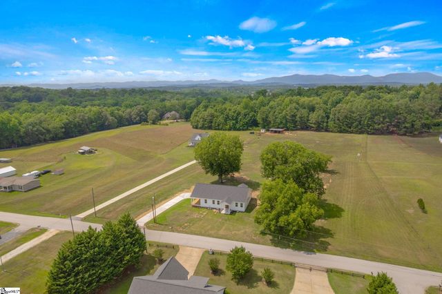 2024 Edwards Lake Road, Greer, SC 29651