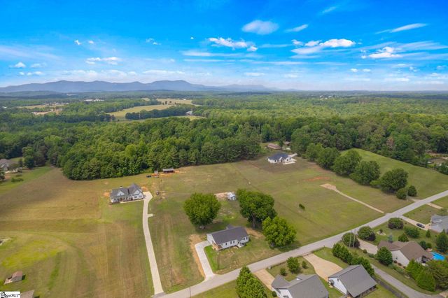 2024 Edwards Lake Road, Greer, SC 29651