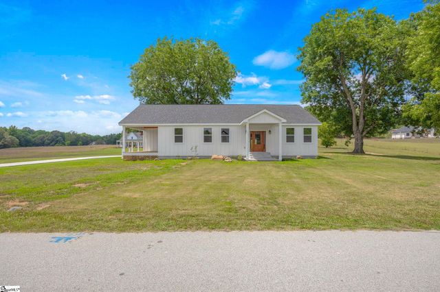 2024 Edwards Lake Road, Greer, SC 29651