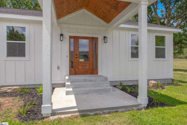 2024 Edwards Lake Road, Greer, SC 29651