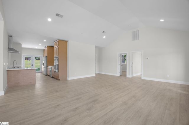 2024 Edwards Lake Road, Greer, SC 29651