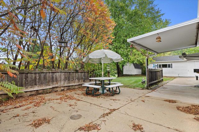 9370 S 46th STREET, Franklin, WI 53132