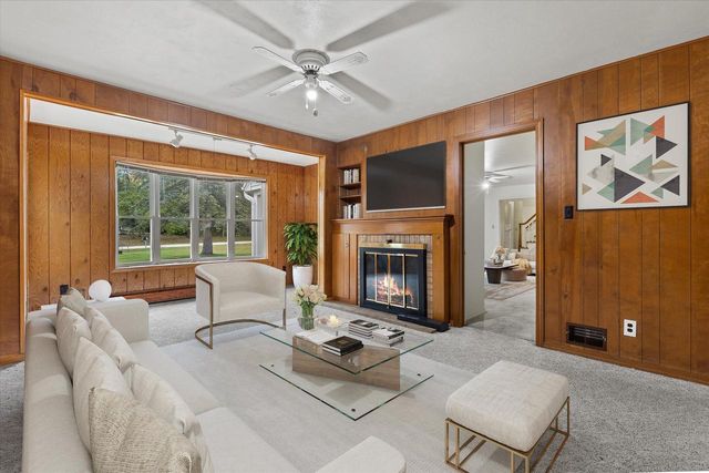 9370 S 46th STREET, Franklin, WI 53132