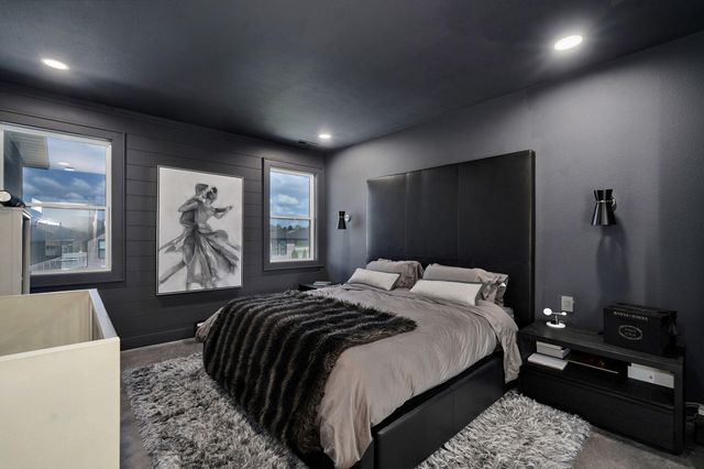 1527 N Edgemont Circle, Springfield, MO 65802