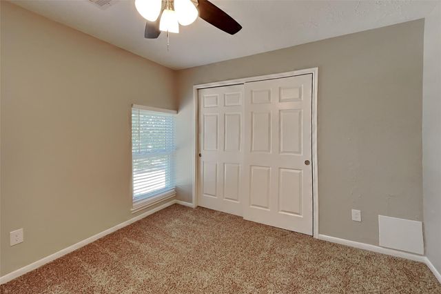 1021 Glenview Drive, Pearland, TX 77581