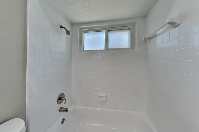 1021 Glenview Drive, Pearland, TX 77581