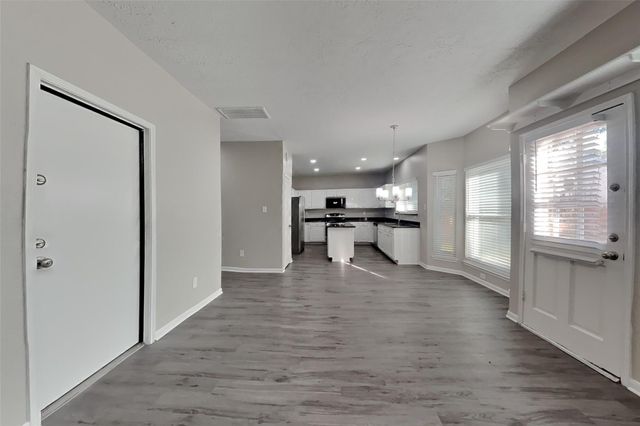 1021 Glenview Drive, Pearland, TX 77581