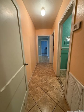 707 W Hay, Carrizo Springs, TX 78834