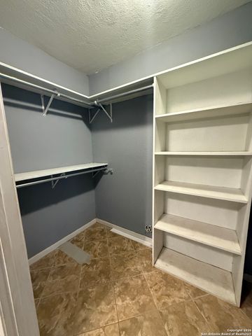 707 W Hay, Carrizo Springs, TX 78834