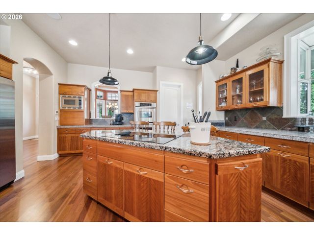 13226 S CLIFFSIDE Dr, Mulino, OR 97042