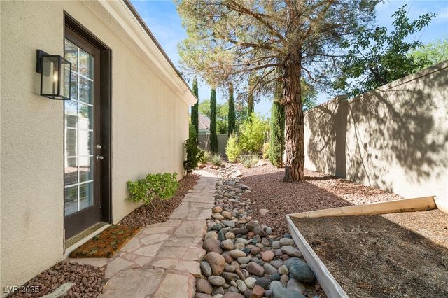 9721 Camden Hills Avenue, Las Vegas, NV 89145