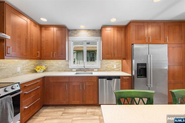 59 W Forest Avenue, Teaneck, NJ 07666