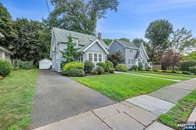 59 W Forest Avenue, Teaneck, NJ 07666