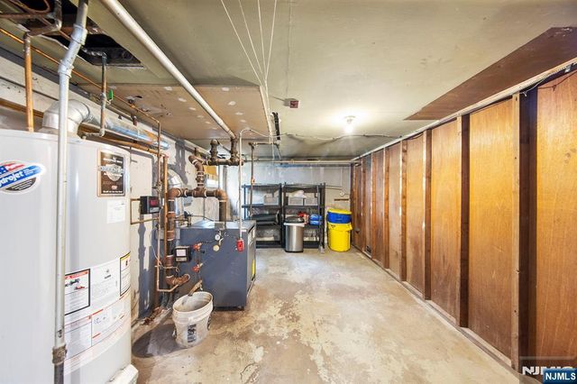59 W Forest Avenue, Teaneck, NJ 07666