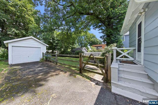 59 W Forest Avenue, Teaneck, NJ 07666