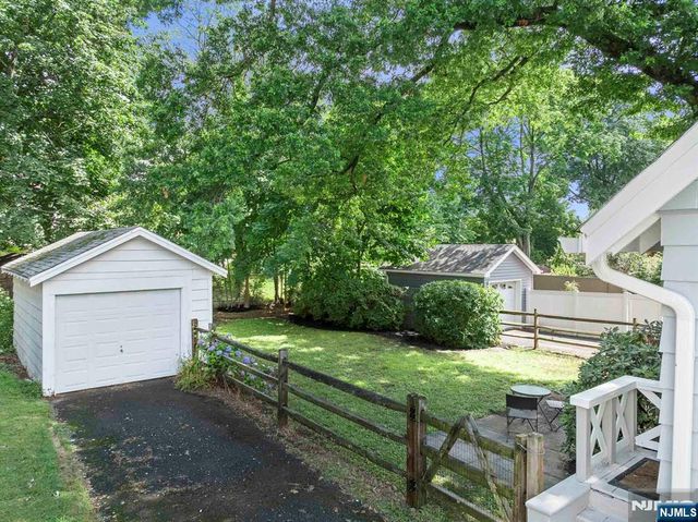 59 W Forest Avenue, Teaneck, NJ 07666