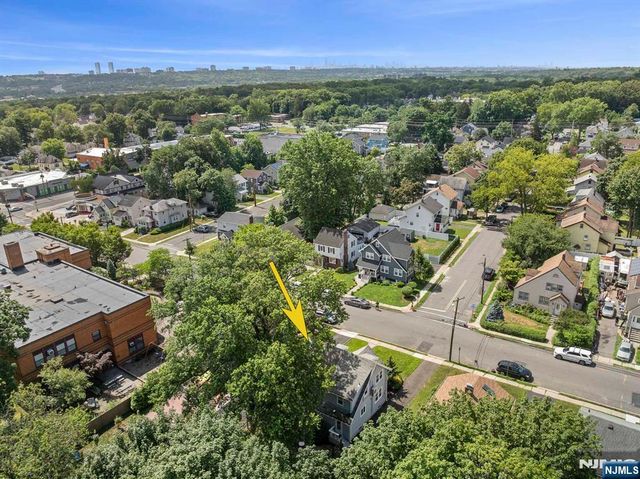 59 W Forest Avenue, Teaneck, NJ 07666