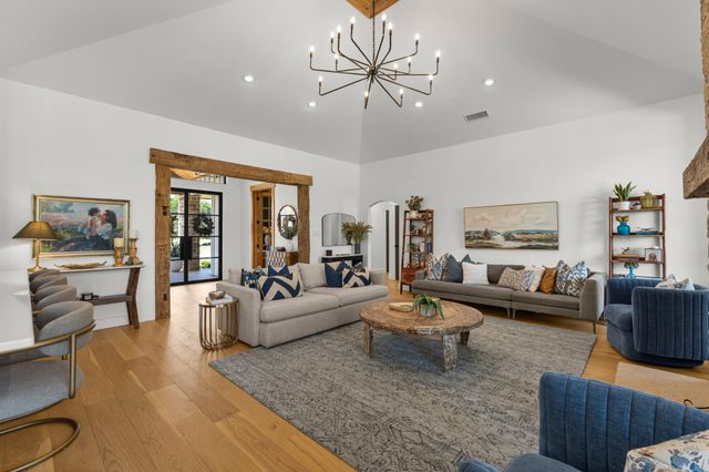 9900 Tantarra Drive, Burleson, TX 76028