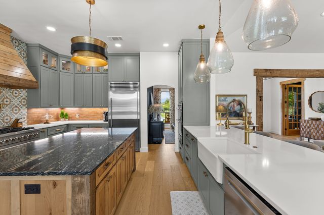 9900 Tantarra Drive, Burleson, TX 76028