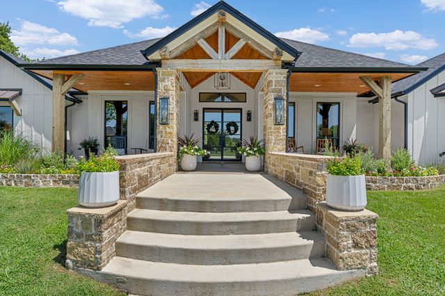 9900 Tantarra Drive, Burleson, TX 76028