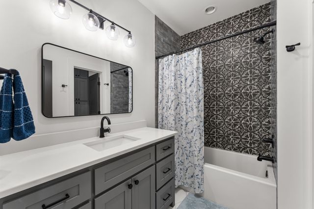 9900 Tantarra Drive, Burleson, TX 76028