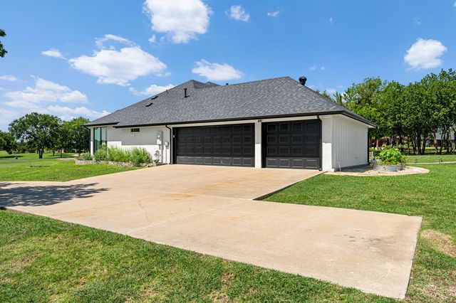 9900 Tantarra Drive, Burleson, TX 76028