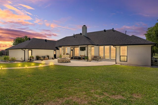 9900 Tantarra Drive, Burleson, TX 76028