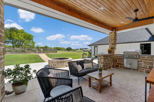 9900 Tantarra Drive, Burleson, TX 76028
