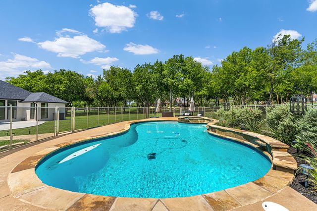9900 Tantarra Drive, Burleson, TX 76028