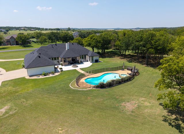 9900 Tantarra Drive, Burleson, TX 76028