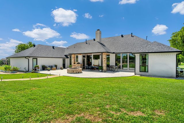 9900 Tantarra Drive, Burleson, TX 76028