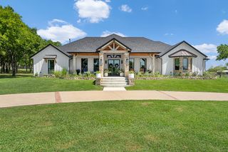 9900 Tantarra Drive, Burleson, TX 76028