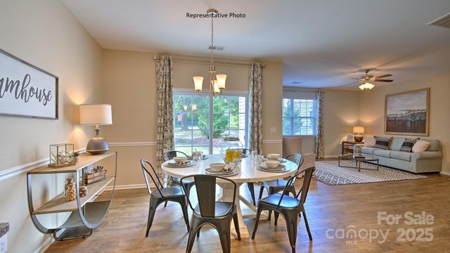 706 14th Avenue Court NE, Hickory, NC 28601