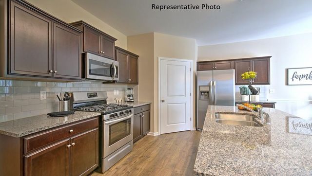 706 14th Avenue Court NE, Hickory, NC 28601