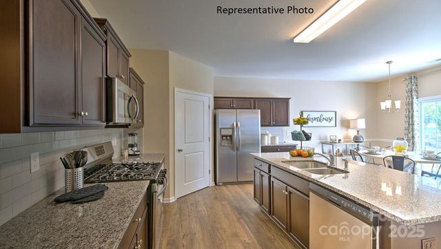 706 14th Avenue Court NE, Hickory, NC 28601