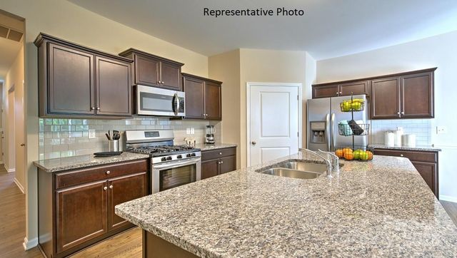 706 14th Avenue Court NE, Hickory, NC 28601