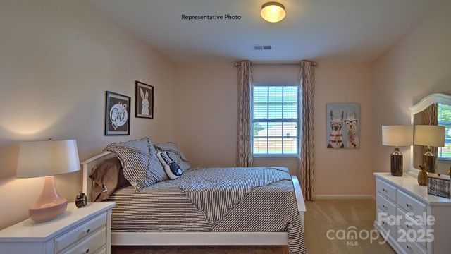 706 14th Avenue Court NE, Hickory, NC 28601