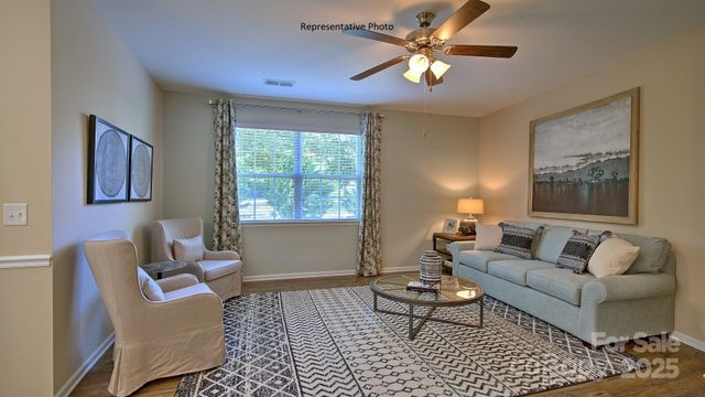 706 14th Avenue Court NE, Hickory, NC 28601