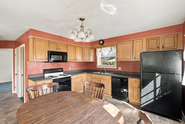 136 Durfee Road, Tiverton, RI 02878