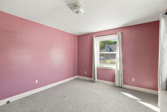 136 Durfee Road, Tiverton, RI 02878