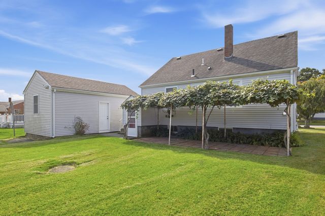 136 Durfee Road, Tiverton, RI 02878